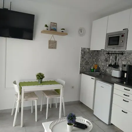 Delfines 2 - Small - Pool View- Good Wifi - 5 Minuts To The Beach Apartamento *