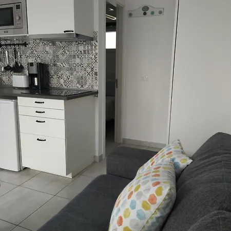 Delfines 2 - Small - Pool View- Good Wifi - 5 Minuts To The Beach Апартаменты *
